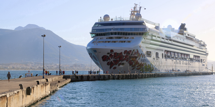 Kruvaziyer turizmi yıla rekorla başladı