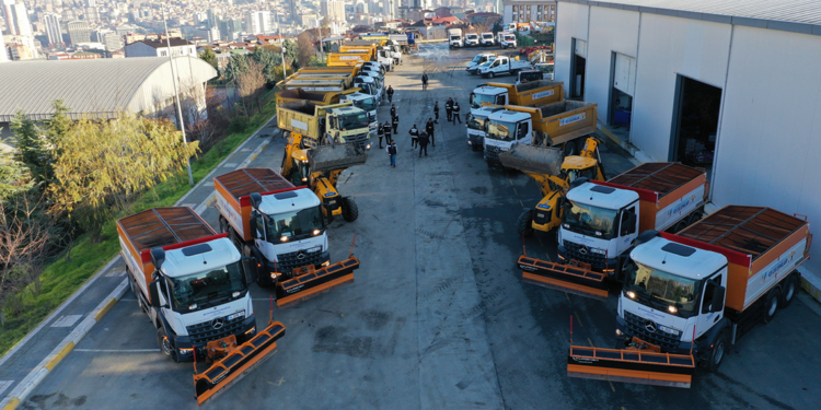 Küçükçekmece’de kış hazırlığı için bin 230 personel görevlendirildi