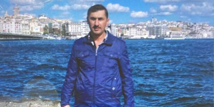 Kum ocağında iş makinesi devrildi: 1 ölü