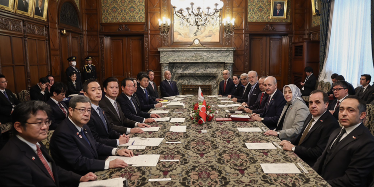 Kurtulmuş, Japonya Meclis Başkanı Nukaga ile görüştü