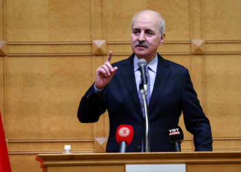 Kurtulmuş, Japonya'da Türk vatandaşlarıyla bir araya geldi