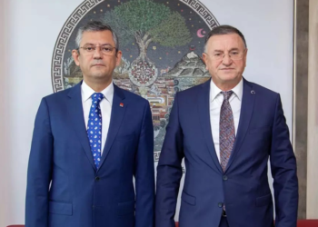 Lütfü Savaş, Özgür Özel hakkında suç duyurusunda bulundu