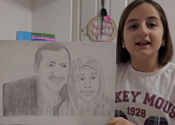 Minik ressam, 6 yılda 50’den fazla karakalem çalışması yaptı