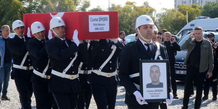 Motosiklet kazasında hayatını kaybeden polis memuru için tören