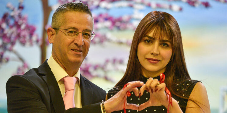 Sevgililer Günü'ne randevu alan çiftler nikah salonlarında yoğunluk oluşturdu