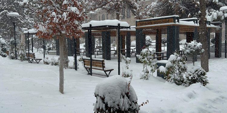 Nevşehir beyaza büründü