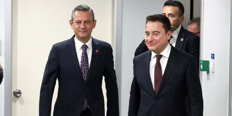 O fotoğraf karesi toplantının özetidir