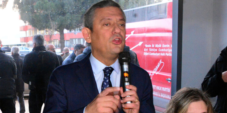 Büyük bir kandırmacayı hepimiz gördük