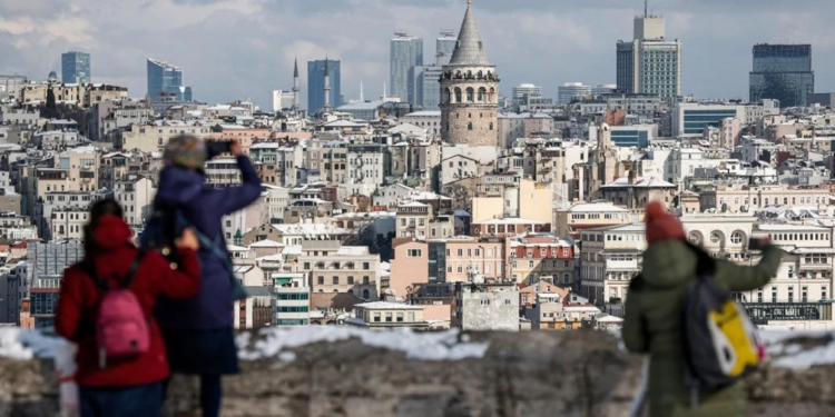Ocak ayında yabancı ziyaretçi sayısı 2,1 milyon oldu
