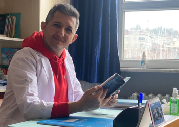 Onur öğretmene Dubai'den 'üstün öğretmen' ödülü