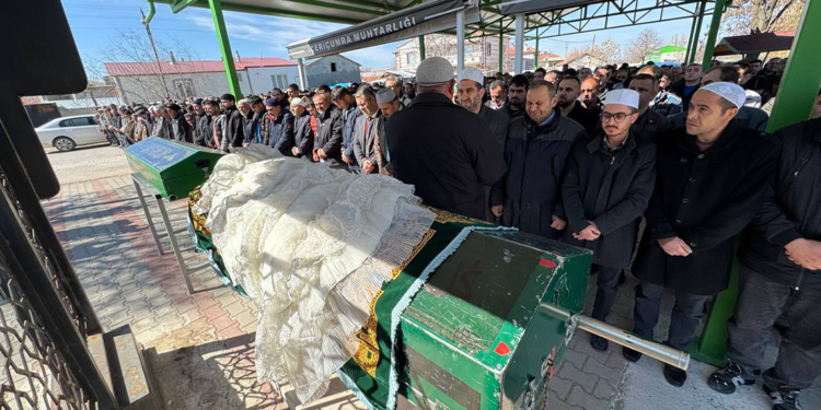 Otomobildeki patlamada ölen bebek, doğduktan sonra ilk kez taburcu olmuş