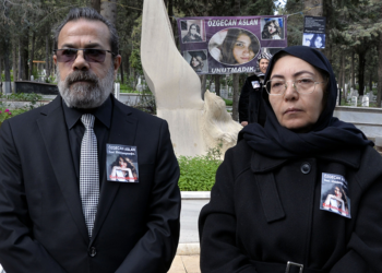 Özgecan Aslan mezarı başında anıldı