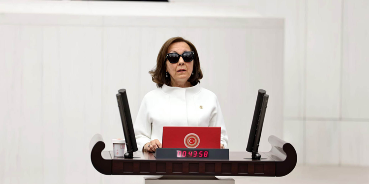 Özgür Özel, CHP'ye katılmamdan memnun olacağını söyledi