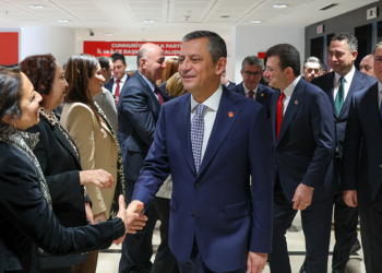 Özgür Özel, milletvekilleri ile bir araya geldi