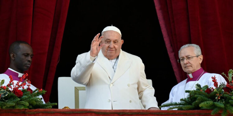 Papa Franciscus hastaneye kaldırıldı