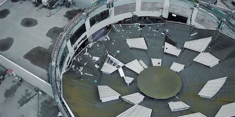 Peru'da alışveriş merkezinin çatısı çöktü; 6 ölü 78 yaralı