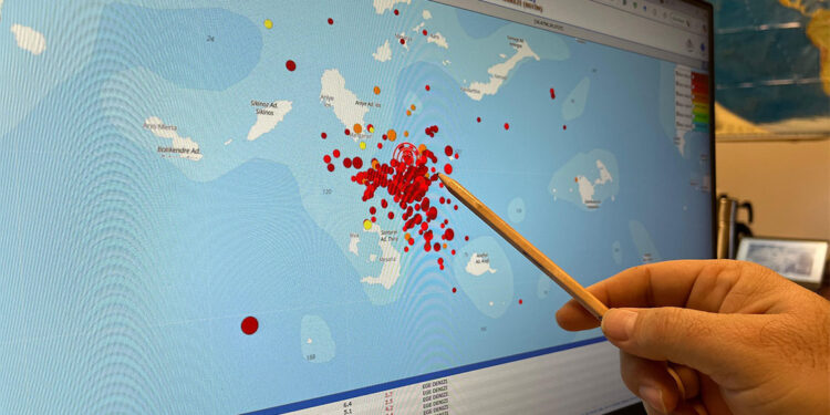 Ege sahillerine tsunami tehlikesi oluşabilir