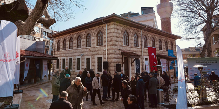 Restorasyonu tamamlanan İmrahor Camisi, yeniden ibadete açıldı
