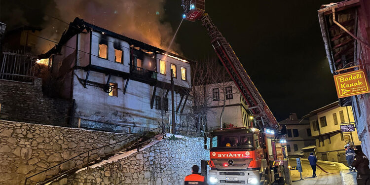 Safranbolu'da tarihi konakta yangın