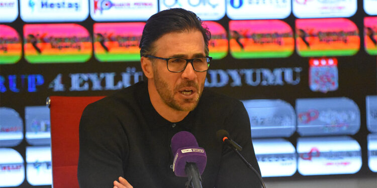 Rakiplere karşı değil hakemlere karşı da mücadele veriyoruz