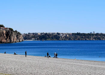 Antalya'da da soğuk hava etkisini gösterdi