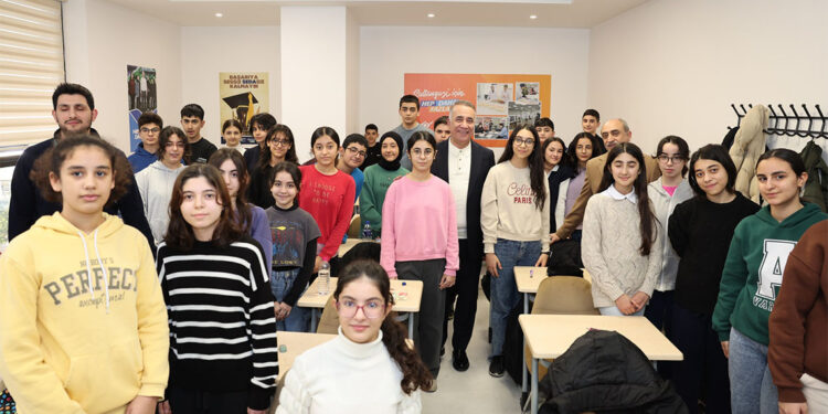 Aşık Veysel Kültür Merkezi birçok alanda hizmet veriyor