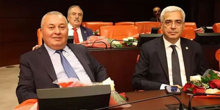 Salih Uzun ve Cemal Enginyurt CHP'ye katıldı