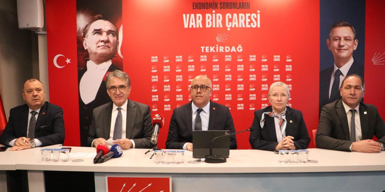 Sandığı vatandaşın önüne koyun