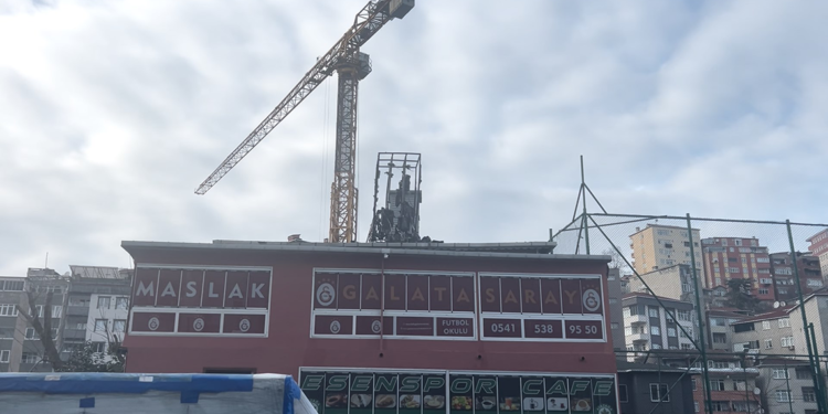 Sarıyer'de baz istasyonunda çıkan yangın söndürüldü