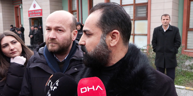 Sarıyer'de denizde kaybolan Velat Can'ın ailesi Adli Tıp'a geldi