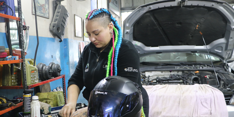 Şaşmaz'ın tek kadın motor ustası; hikayesi ilham veriyor