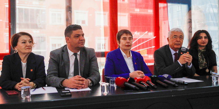 Seçmenine bağlı kalmak da milletvekilinin bir yerde namusu