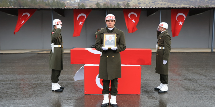 Şehit Binbaşı Murat Kemal Yetişen için Şırnak'ta tören