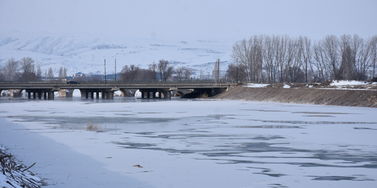 Sivas'ta termometreler eksi 18'i gördü