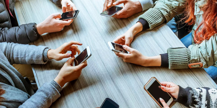 Sosyal medyanın aşırı kullanımı psikolojik sorunlara yol açıyor