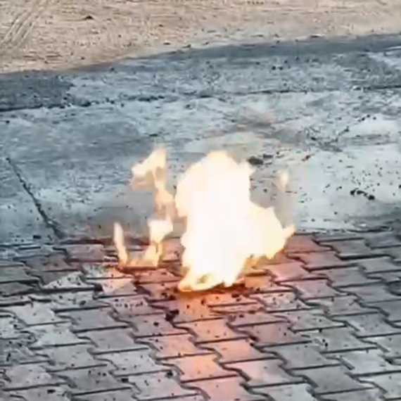 Sultangazi'de yer altındaki kablolarda patlama krizi