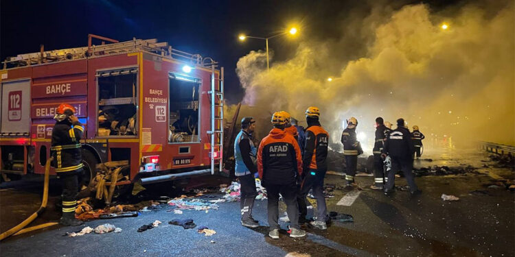 TAG Otoyolu Gaziantep geçişinde zincirleme kaza