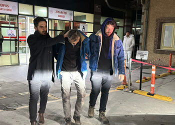 Tartıştığı eşini tornavidayla 18 yerinden yaralayan şüpheli, tutuklandı