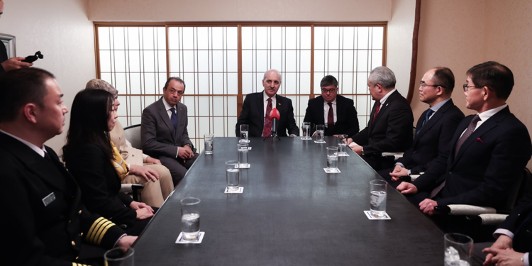 TBMM Başkanı Kurtulmuş, Japon arama kurtarma ekibiyle görüştü