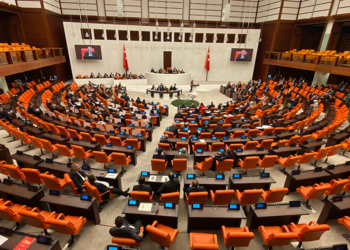 TBMM Genel Kurulu'nda, 'televizyon programcısı' tartışması