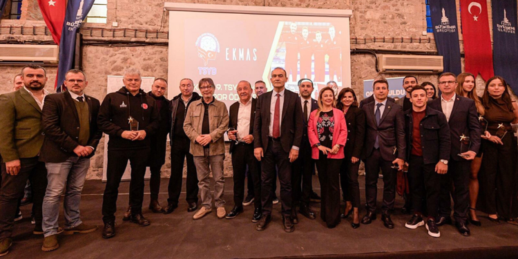 TSYD İzmir'de Yılın Spor Ödülleri'ne görkemli tören