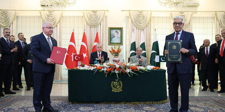 Türkiye ve Pakistan arasında savunma alanında üç anlaşma imzalandı
