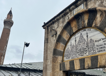 Tarihi Ulu Cami'nin minaresinde 5 yıldır 'eğilme' gözlenmedi