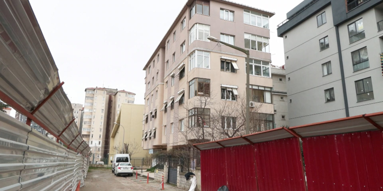 Tartıştığı annesini boğarak öldürmeye çalıştı