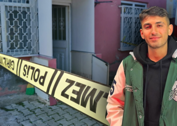 Tartıştığı oğlunu başına keserle vurarak öldürdü