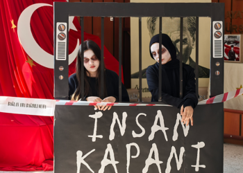 Teknoloji bağımlılığına canlı sergiyle dikkat çektiler