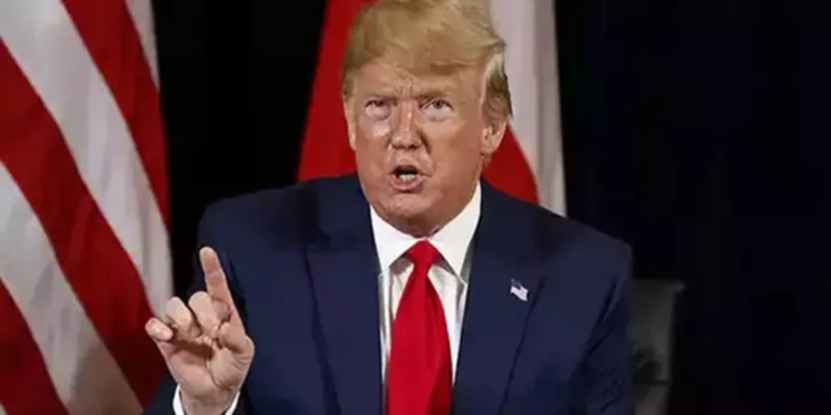 Trump, AB'ye gümrük vergisi uygulayacaklarını açıkladı