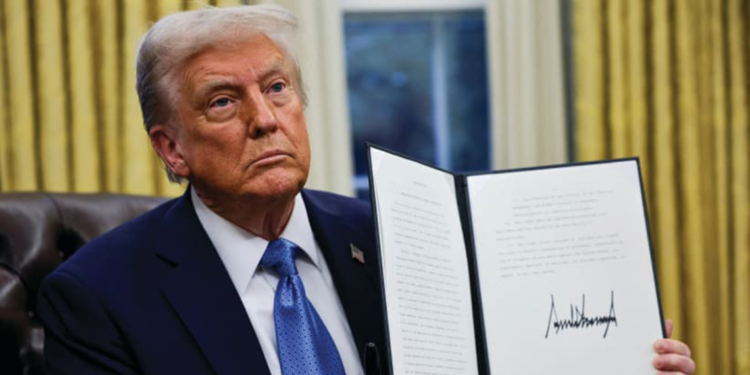 Trump, UCM'ye yaptırım öngören kararnameyi imzaladı