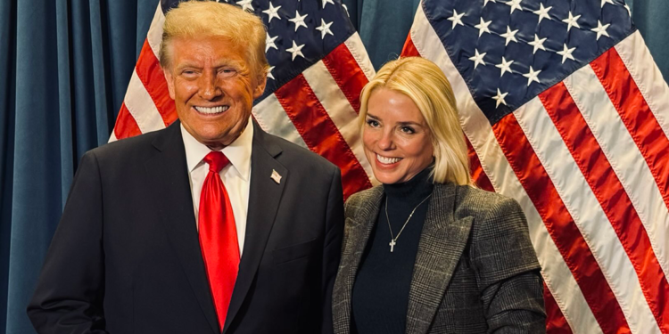 Trump'ın Adalet Bakanı adayı Pam Bondi, Senato'dan onay aldı