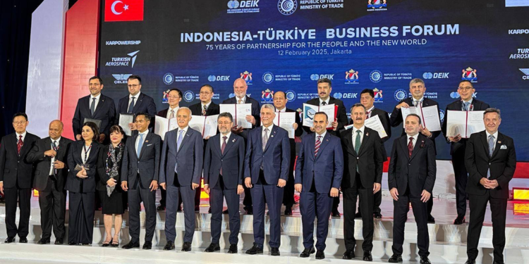 Türk savunma sanayi firmaları, Endonezya'da önemli anlaşmalara imza attı